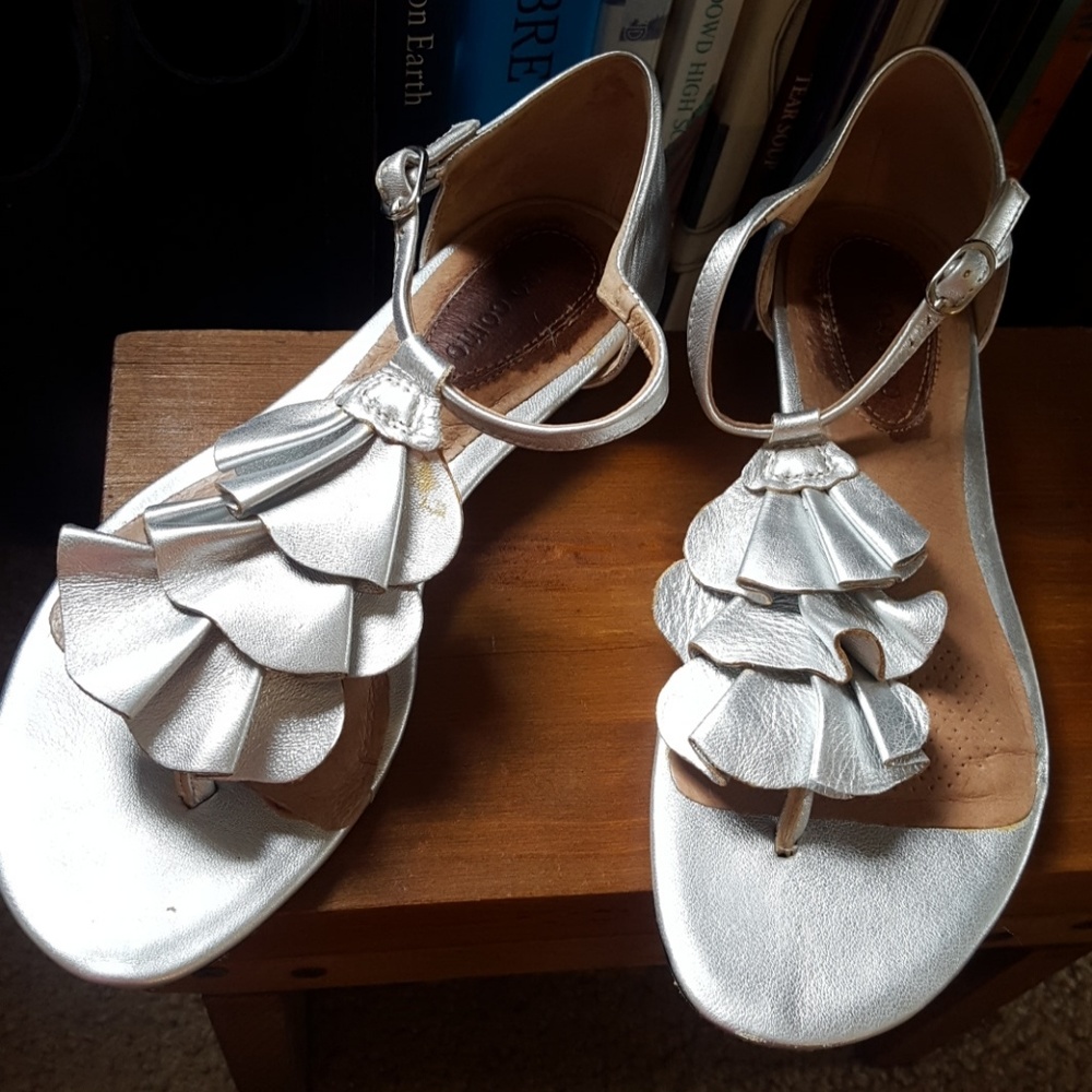 Corso Como Silver Metallic Ruffle T-Strap Sandals